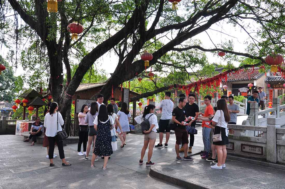 2017年尊时凯龙人生就博集团喜迎国庆中秋，共聚南社古村